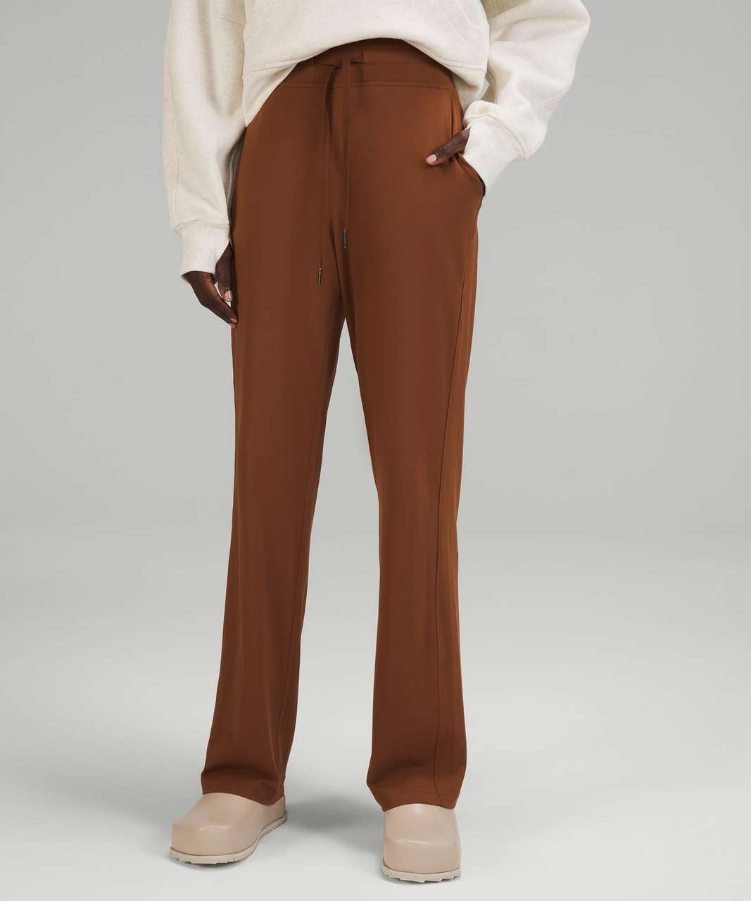 Ready to Rulu Straight Leg High-Rise Pant 31” | Size 2