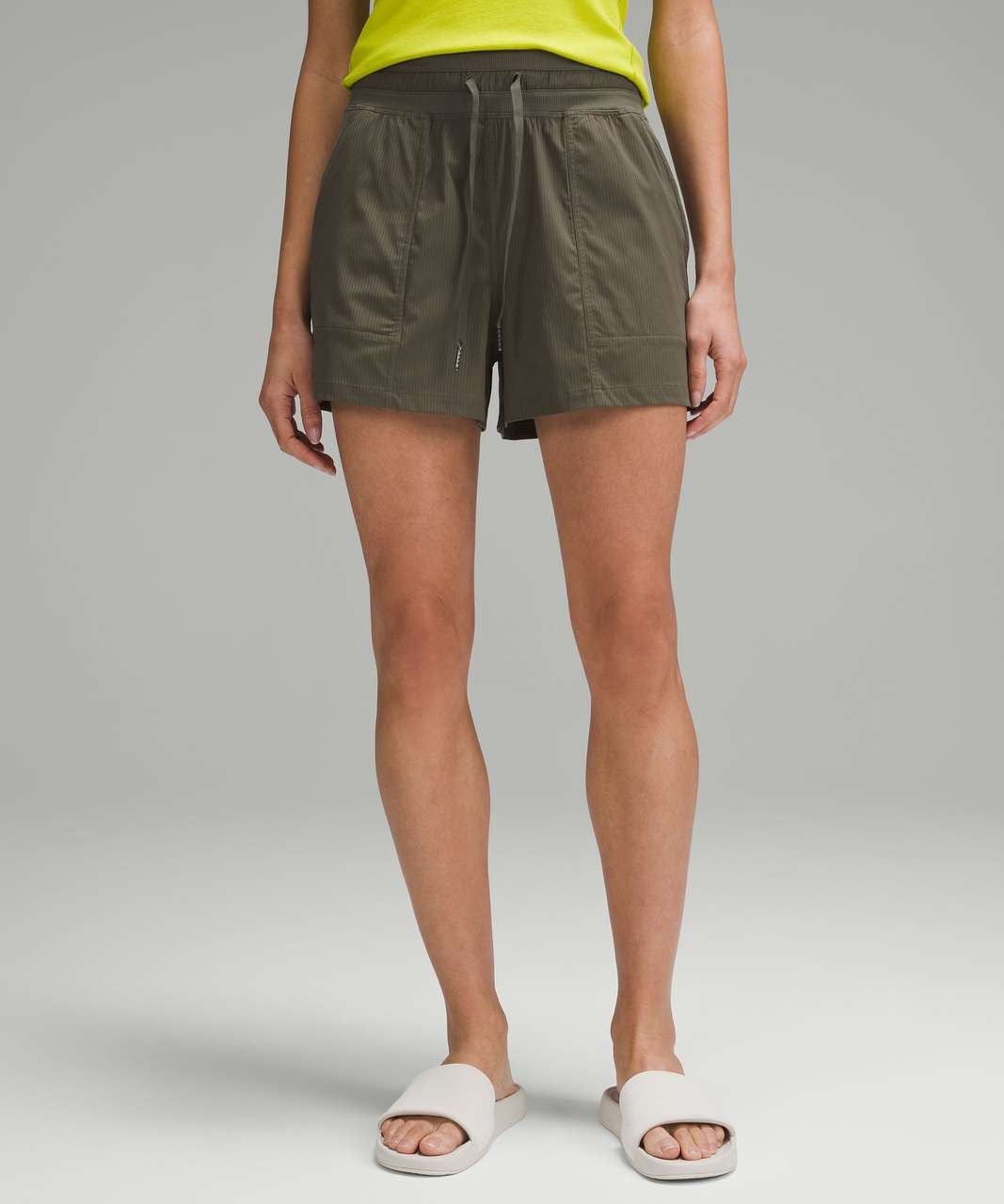 Dance Studio High-Rise Short 3.5” | Size 2